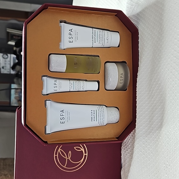 ESPA FACE AND BODY GIFT SET - Picture 1 of 10